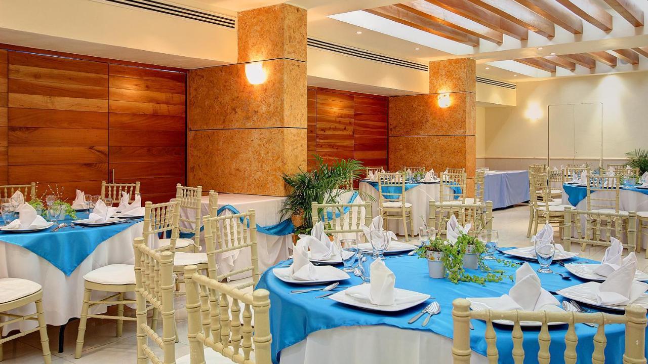 Fiesta Inn Villahermosa Cencali Bagian luar foto
