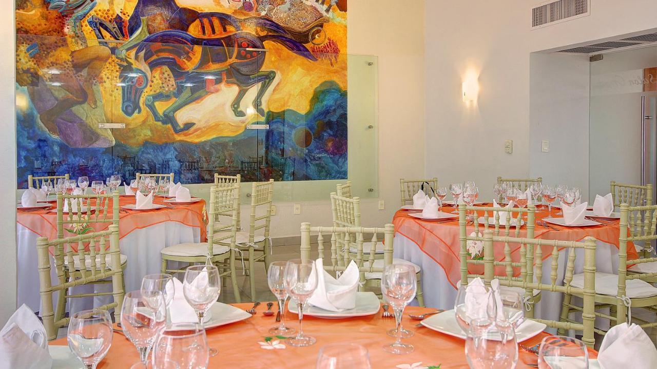 Fiesta Inn Villahermosa Cencali Bagian luar foto