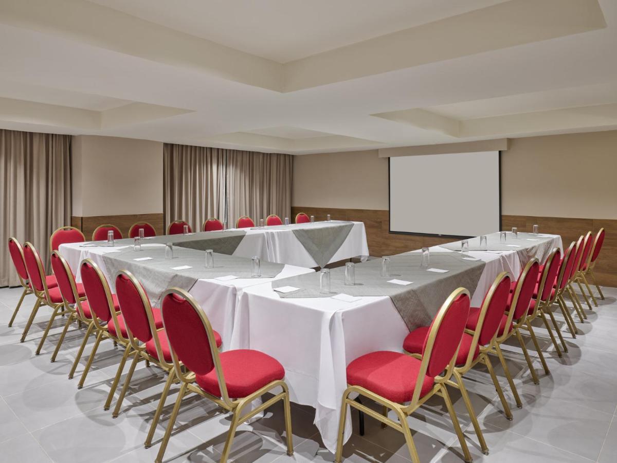 Fiesta Inn Villahermosa Cencali Bagian luar foto